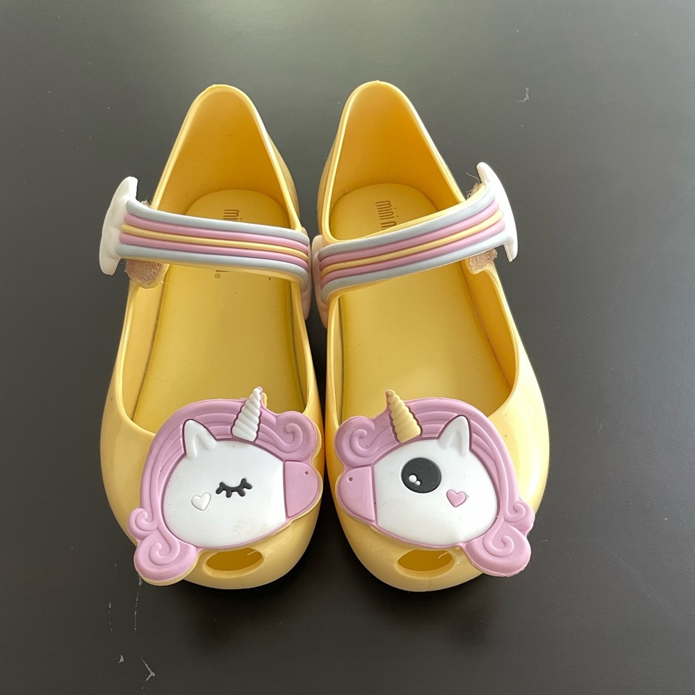 Mink Melissa yellow unicorn shoes with rainbow strap